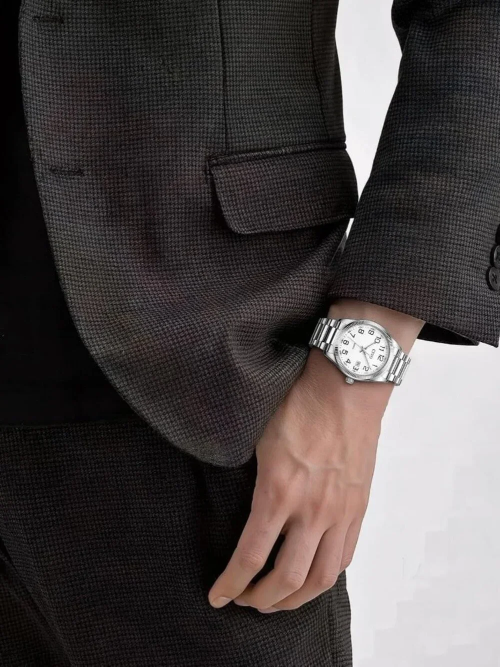 Stylish Silver Analog Dress Watch for Men - Stainless Steel, Date Feature